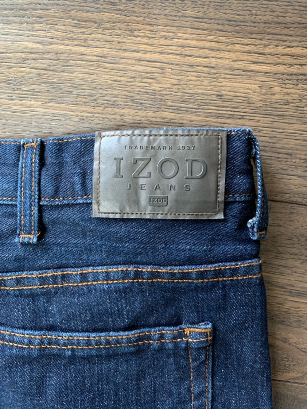 IZOD Men's Navy Straight-Leg Jeans. Pre-owned by Great condition. Size: 40x29. - Picture 9 of 10